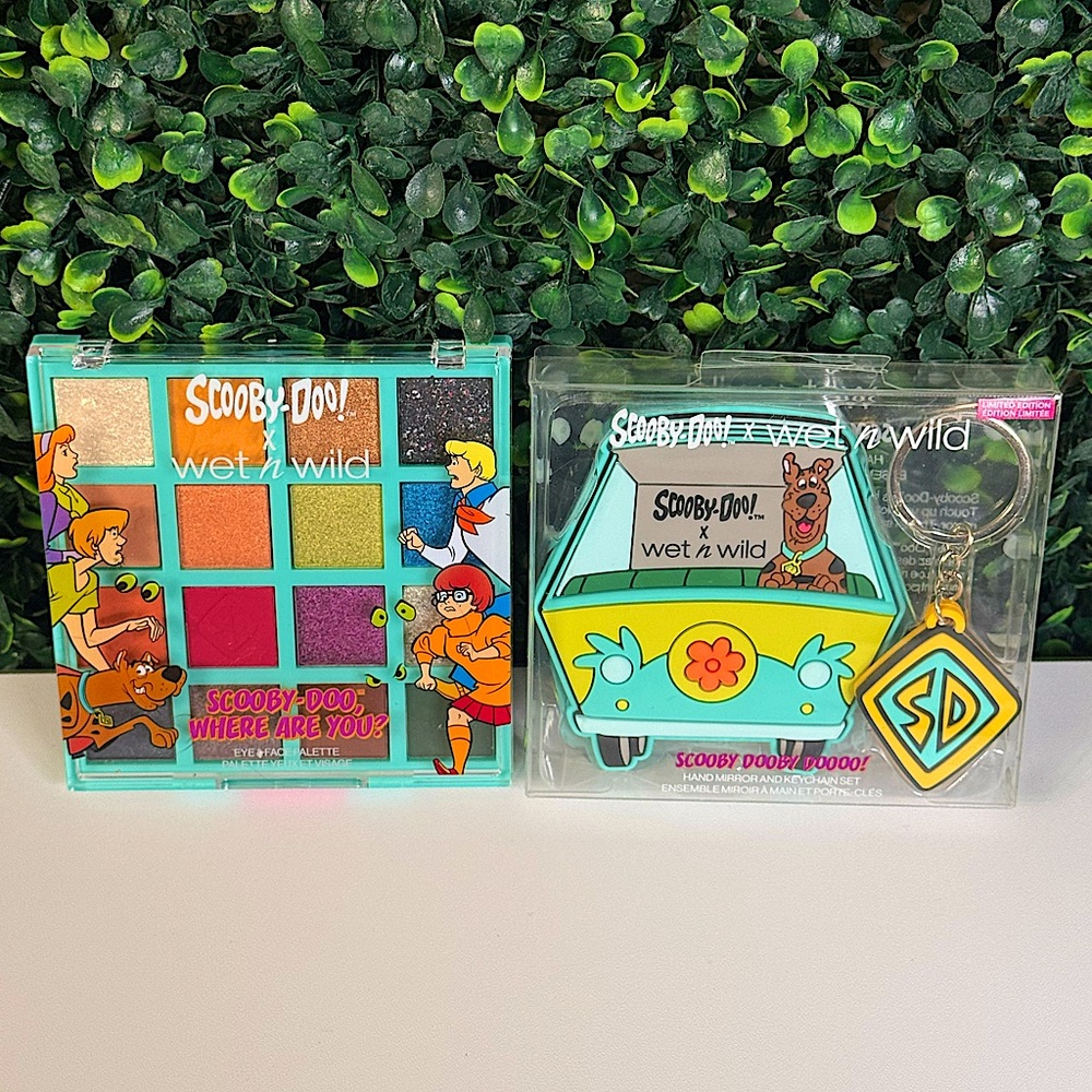 Wet n Wild Scooby-Doo Eyeshadow Palette and Keychain Set (New)